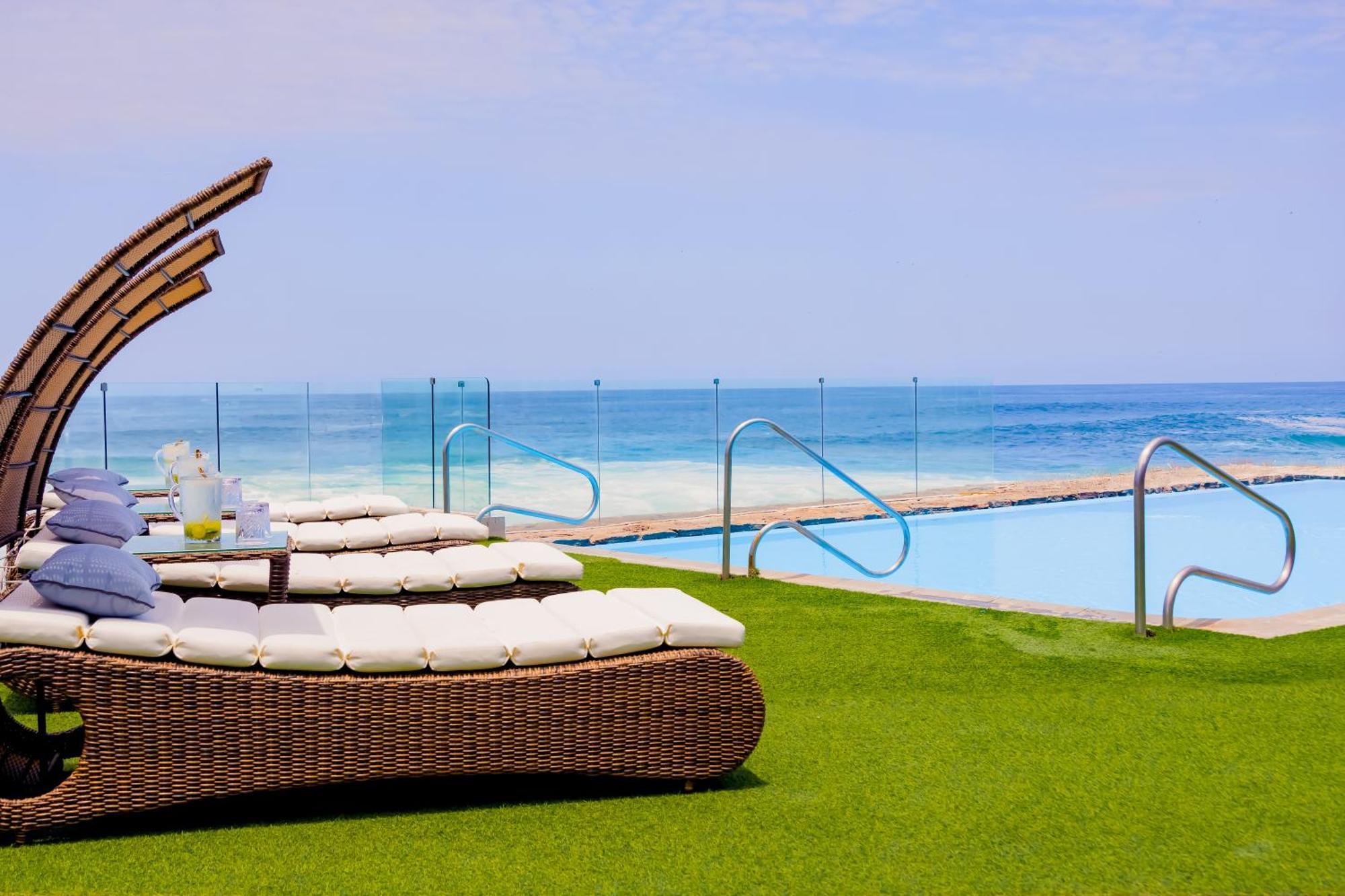 Hotel Gavina Costa Mar Iquique Buitenkant foto The pool at the Hilton Tel Aviv