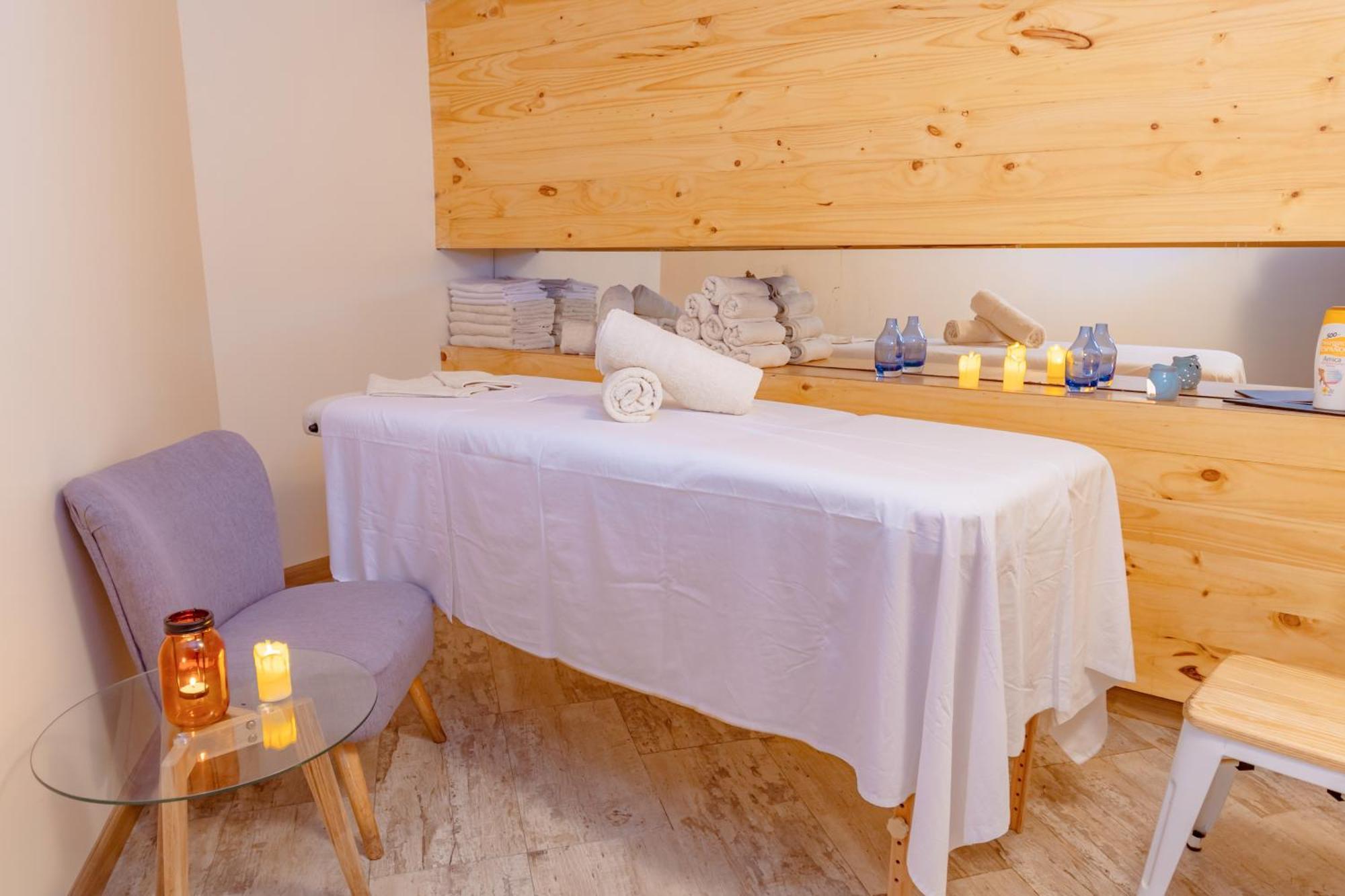 Hotel Gavina Costa Mar Iquique Buitenkant foto Massage table