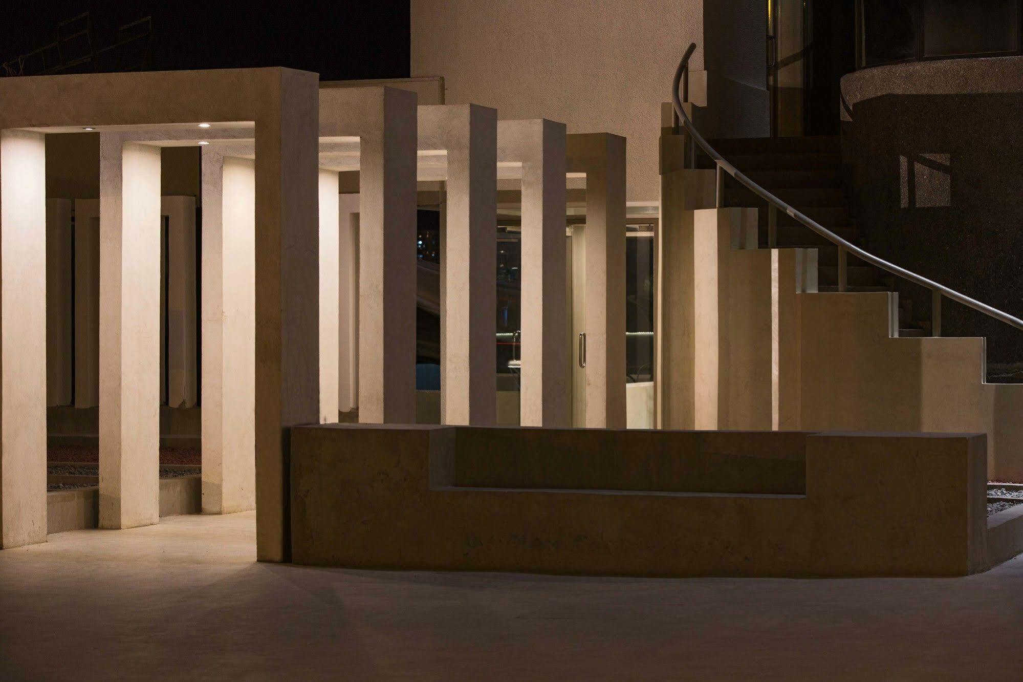 Hotel Gavina Costa Mar Iquique Buitenkant foto The main entrance of the National Museum of Scotland
