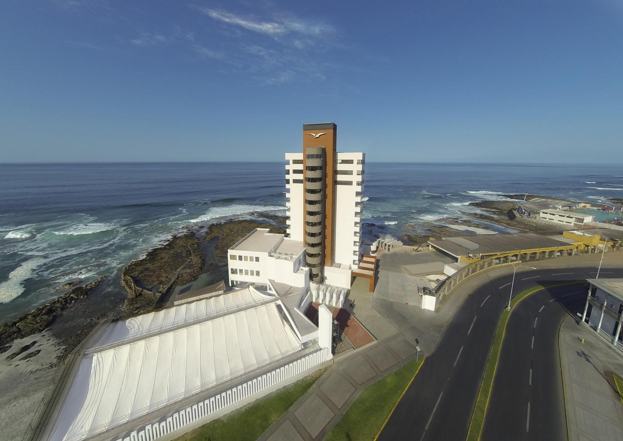 Hotel Gavina Costa Mar Iquique Buitenkant foto Aerial view of the hotel